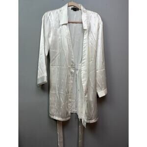 Halston‎ Robe Women's Size XS White Satin-Feel Belted Long Sleeve Flaw
